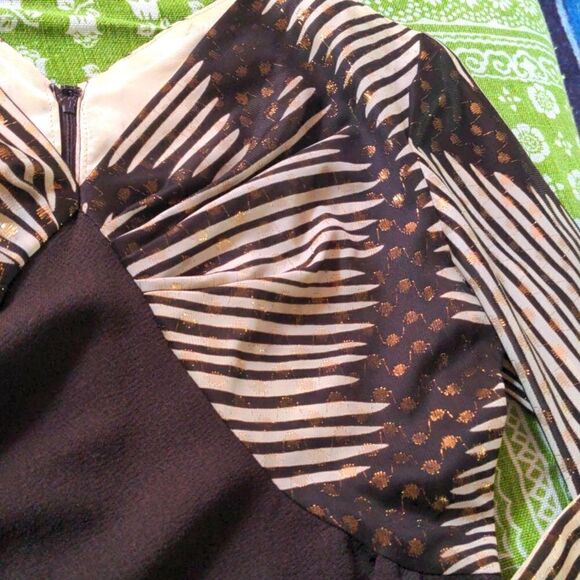 Vintage brown and gold dress - Picture 2 of 11